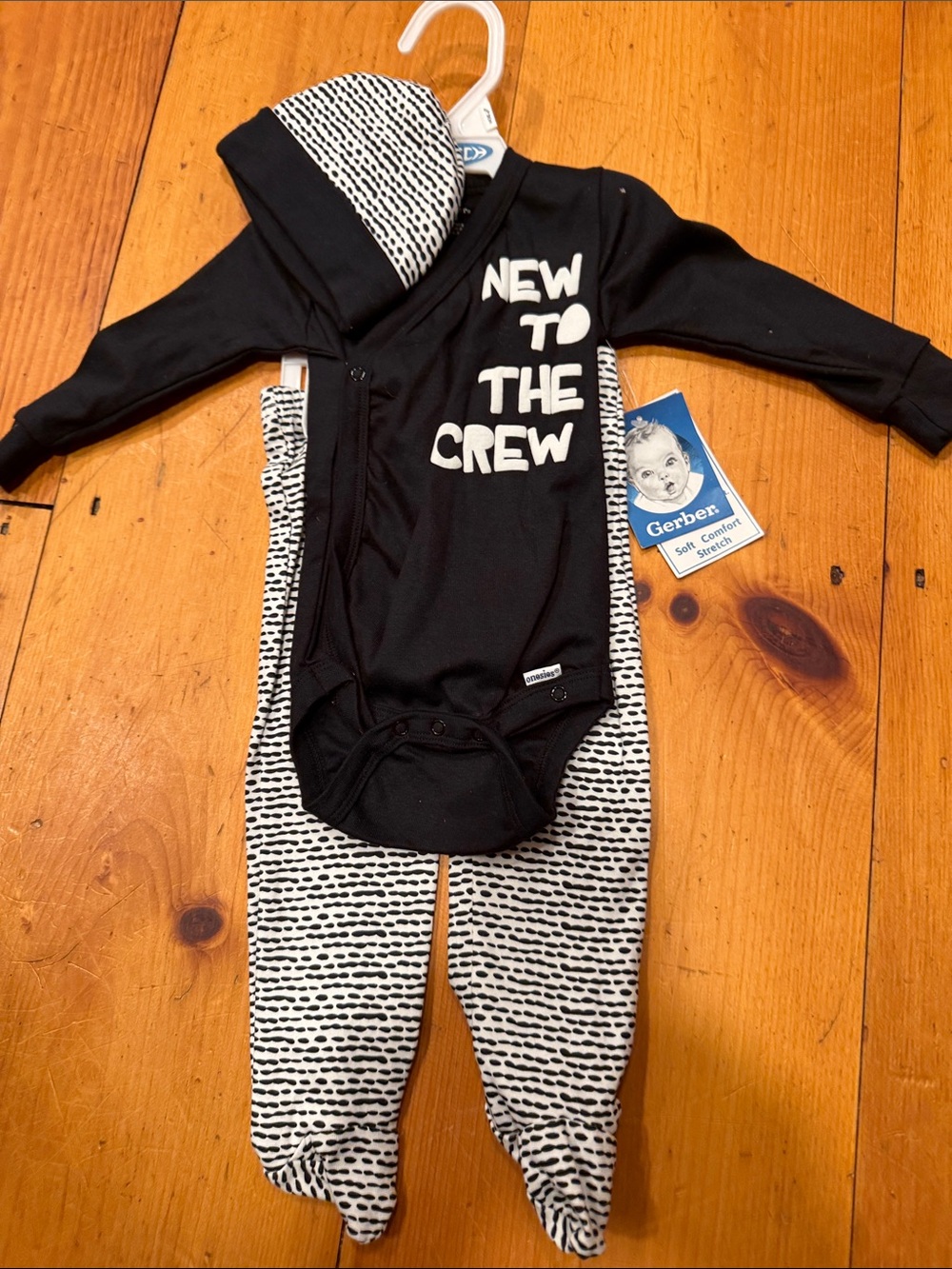 New Gerber Black White "New to the Crew" Baby Onesie, pants cap 6-9 months
